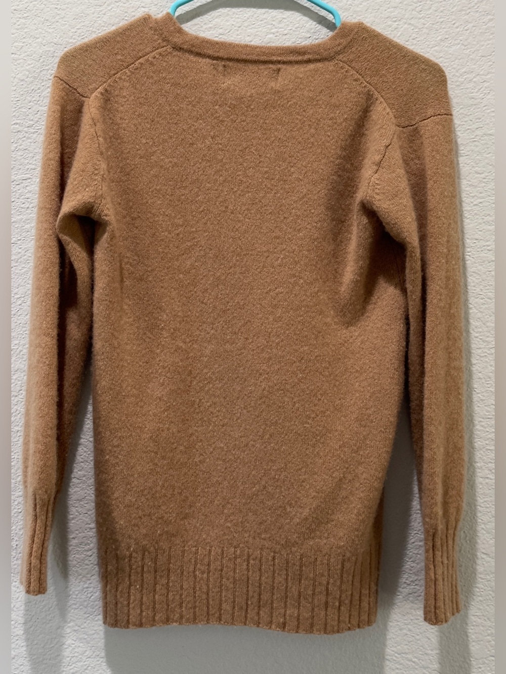 Anthropologie Cashmere Woman’s V-Neck Sweater in Camel Brown - Picture 2 of 3